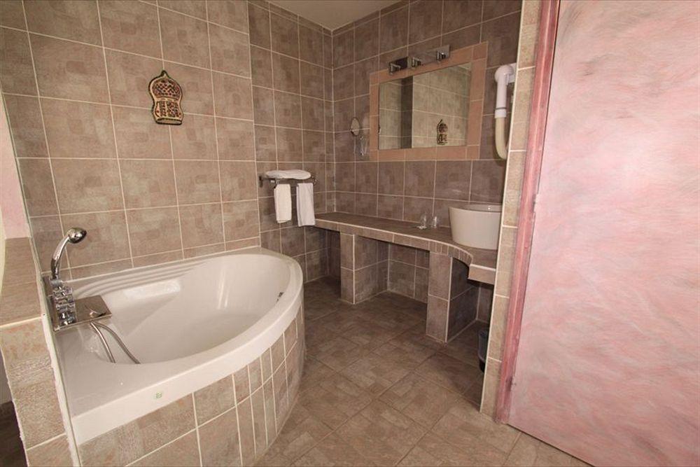 Hotel Le 5 Martigues Kültér fotó